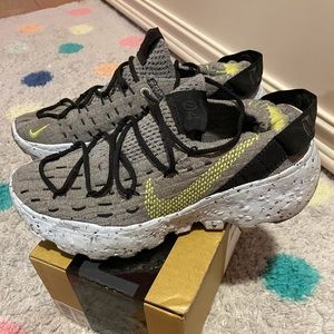 Nike Space Hippie 04 Size W 6